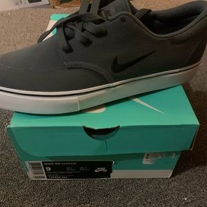 NIKE SB CLUTCH MEN'S SHOES